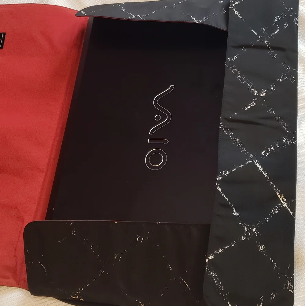 AUTHENTIC CHANEL LAPTOP CASE RARE - Picture 5 of 11